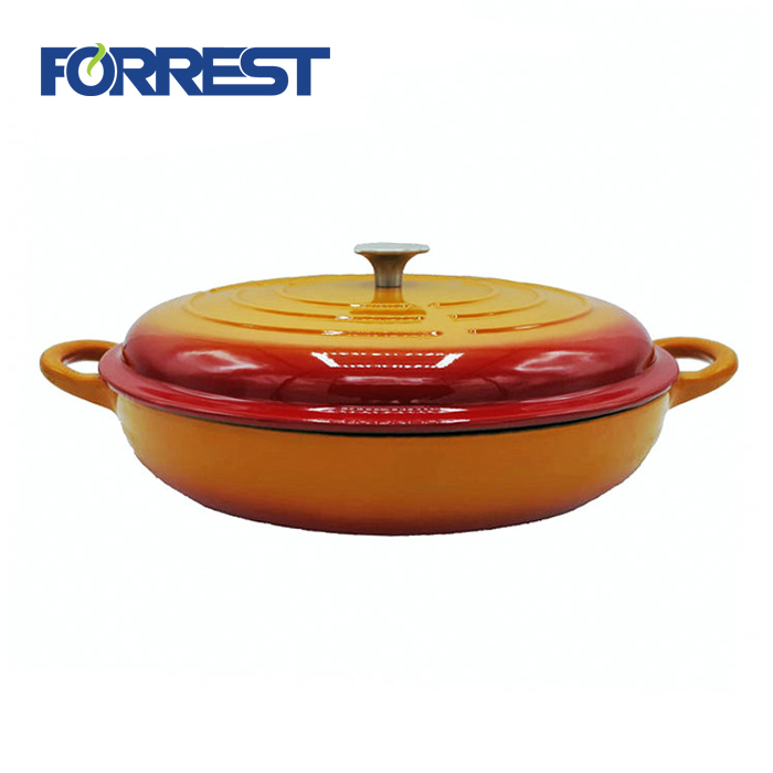 Cast iron mini oval casserole pot with wooden tray